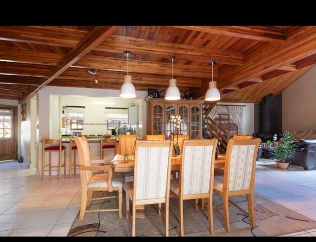 4 BEDROOM HOUSE FOR SALE IN OAKDENE